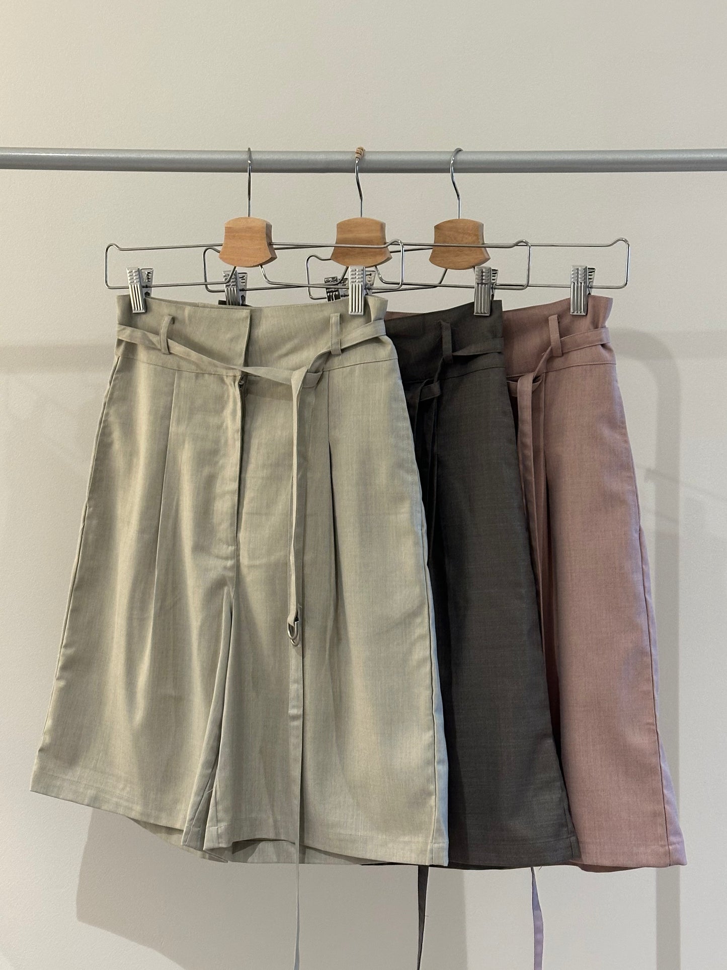 Coffee-For-Work Tucked Smart Shorts